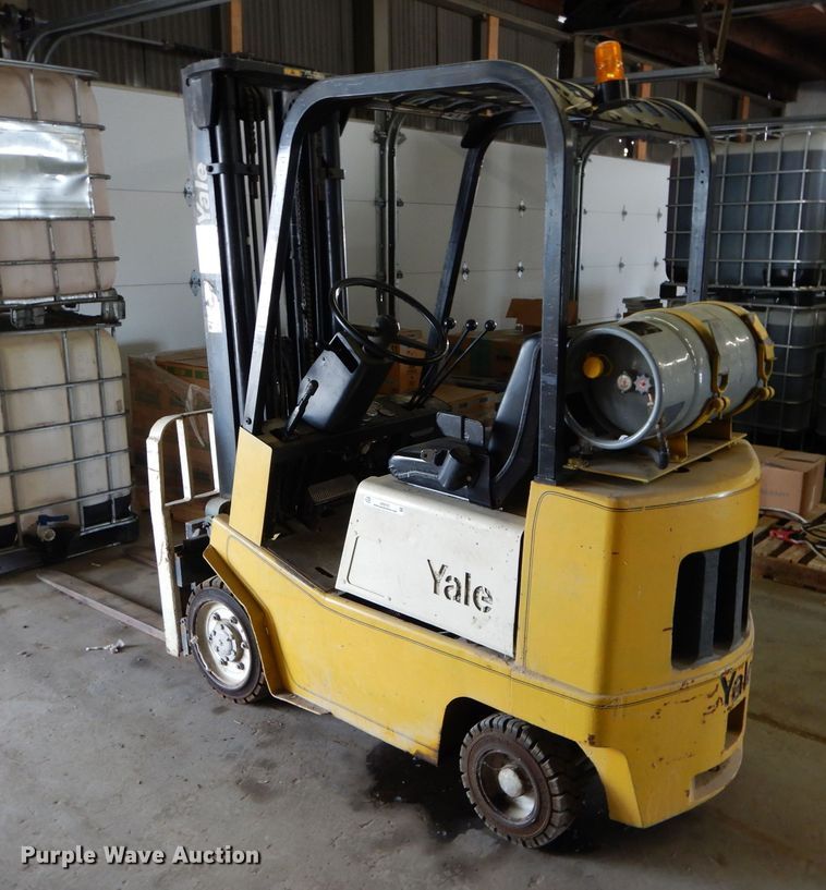 image for item JX9151 2015 Yale GLC0300BJUAE083  forklift