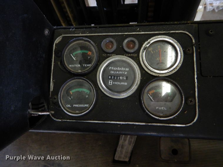 image for item JX9151 2015 Yale GLC0300BJUAE083  forklift