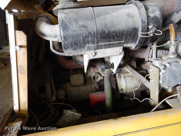 image for item JX9151 2015 Yale GLC0300BJUAE083  forklift