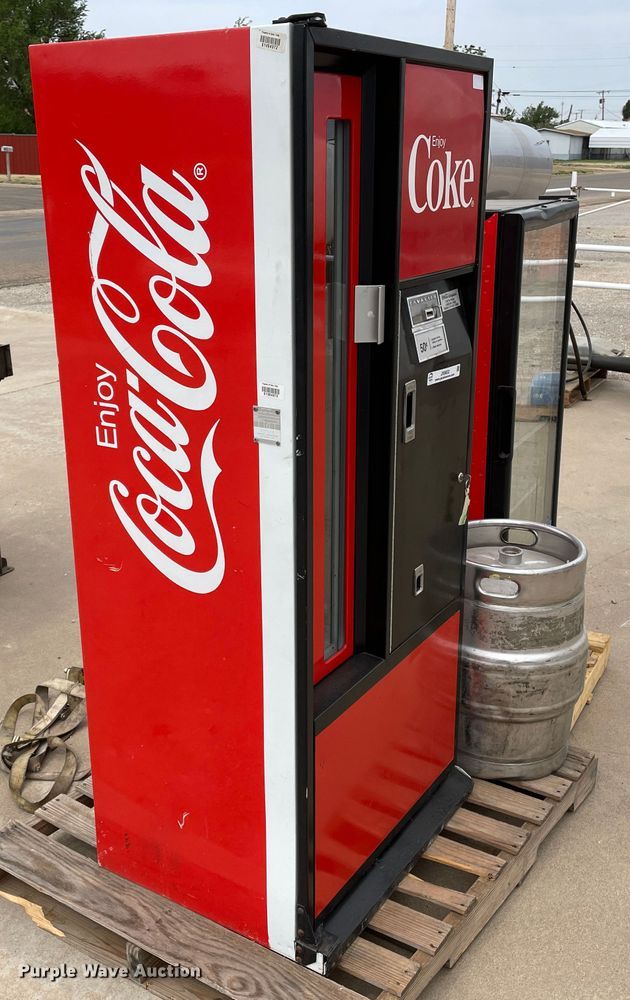 image for item JX9832 Vending machine