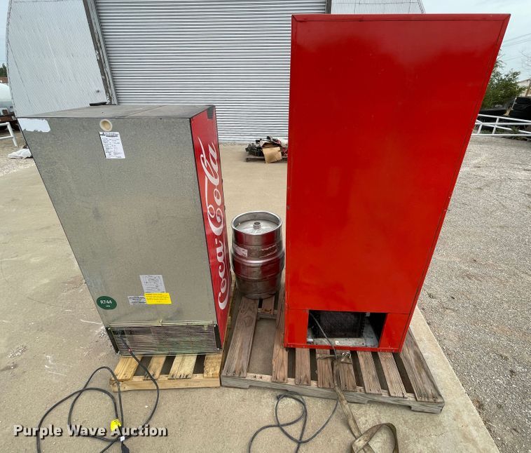 image for item JX9832 Vending machine