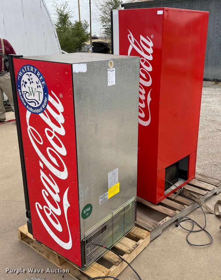 image for item JX9832 Vending machine