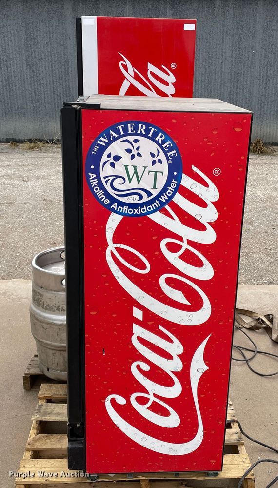 image for item JX9832 Vending machine