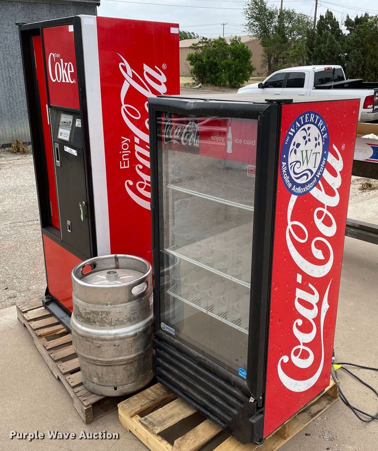 image for item JX9832 Vending machine