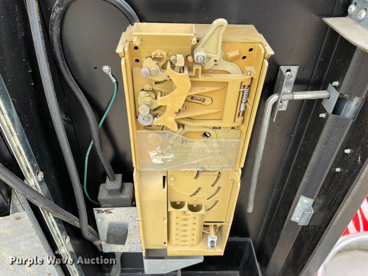 image for item JX9832 Vending machine