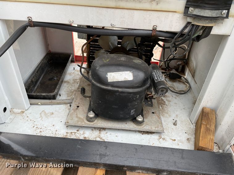 image for item JX9832 Vending machine