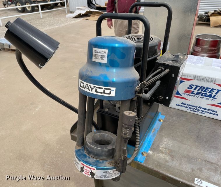 image for item JX9833 Dayco D165  hydraulic crimper