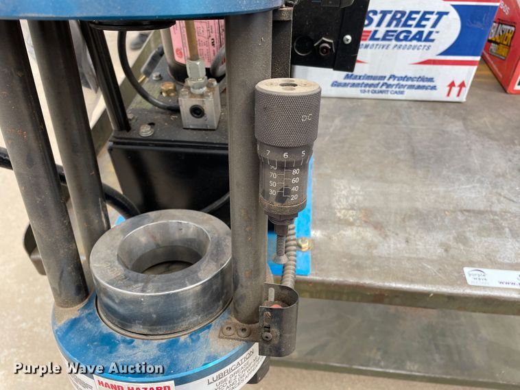 image for item JX9833 Dayco D165  hydraulic crimper