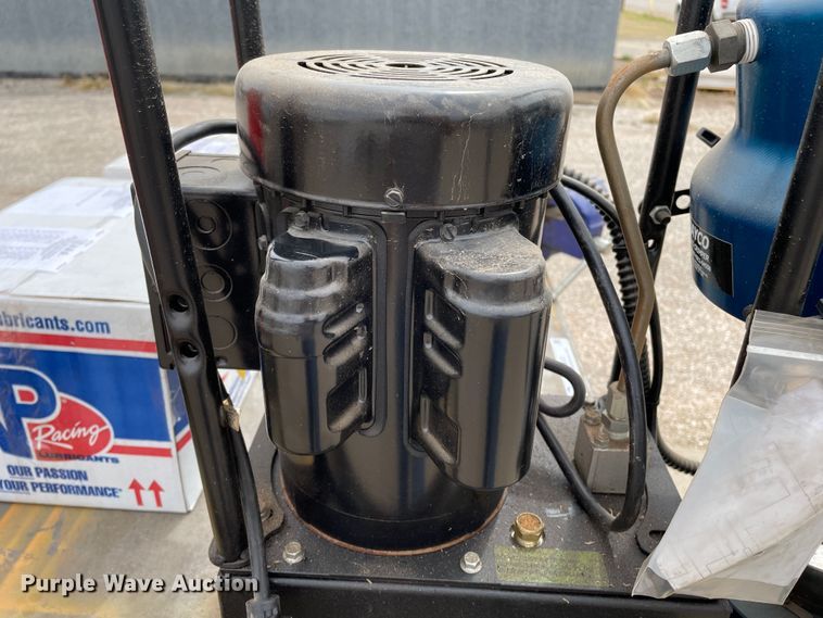 image for item JX9833 Dayco D165  hydraulic crimper