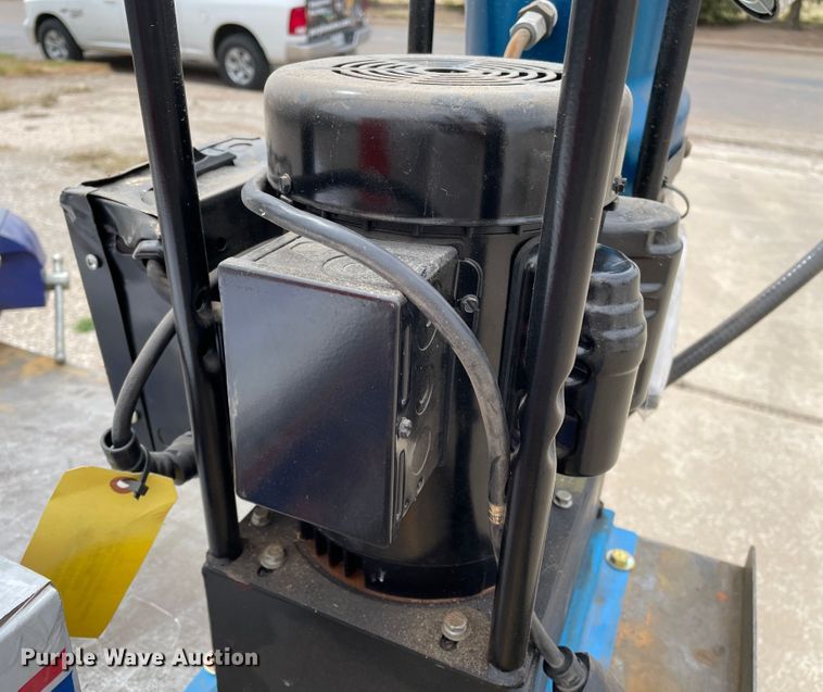 image for item JX9833 Dayco D165  hydraulic crimper