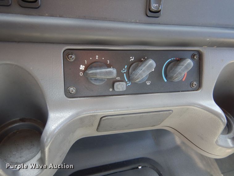 image for item KA9335 2006 Freightliner Business Class M2  truck cab and chassis