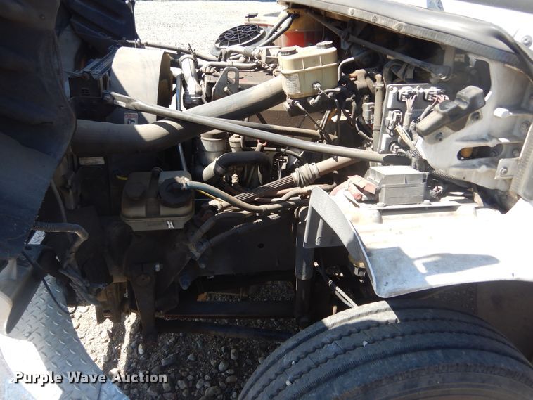 image for item KA9335 2006 Freightliner Business Class M2  truck cab and chassis