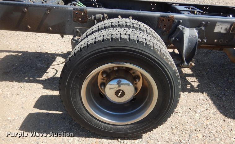 image for item KA9335 2006 Freightliner Business Class M2  truck cab and chassis