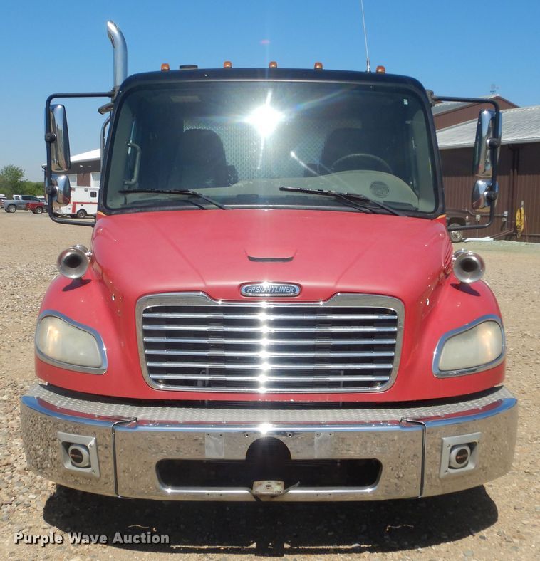 image for item KA9336 2006 Freightliner Business Class M2  truck cab and chassis
