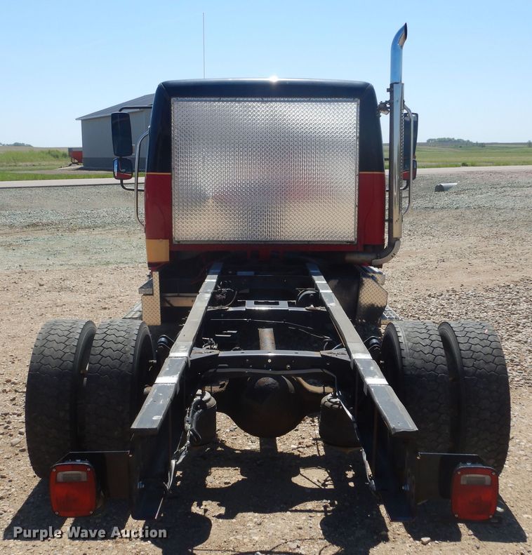 image for item KA9336 2006 Freightliner Business Class M2  truck cab and chassis