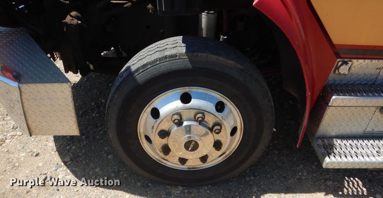 image for item KA9336 2006 Freightliner Business Class M2  truck cab and chassis