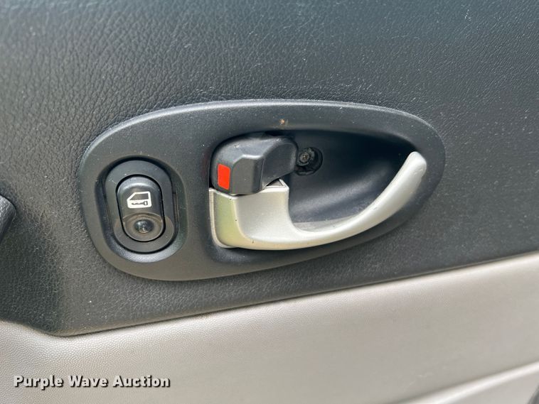 image for item KC9937 2005 Saturn Vue  SUV