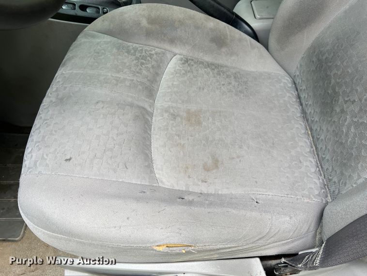 image for item KC9937 2005 Saturn Vue  SUV