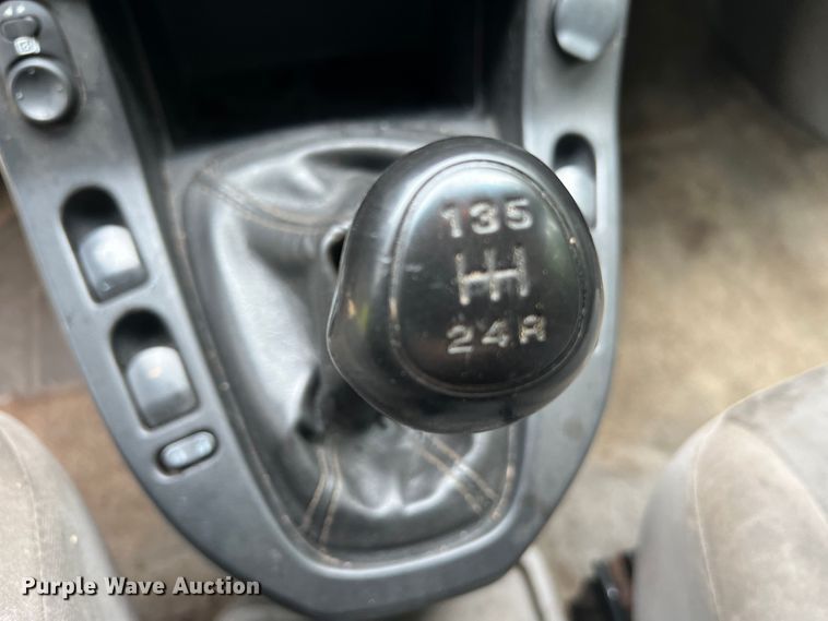 image for item KC9937 2005 Saturn Vue  SUV