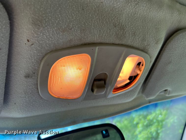 image for item KC9937 2005 Saturn Vue  SUV