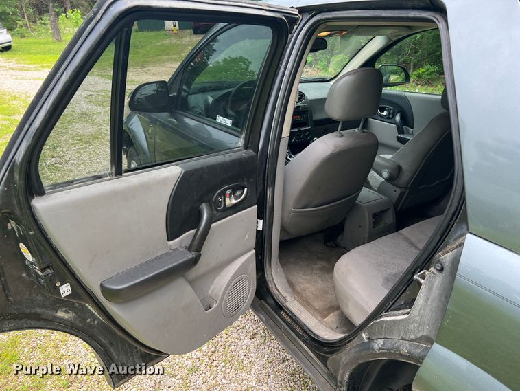 image for item KC9937 2005 Saturn Vue  SUV