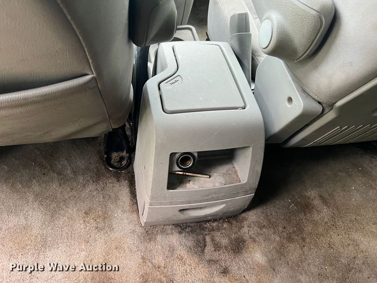 image for item KC9937 2005 Saturn Vue  SUV