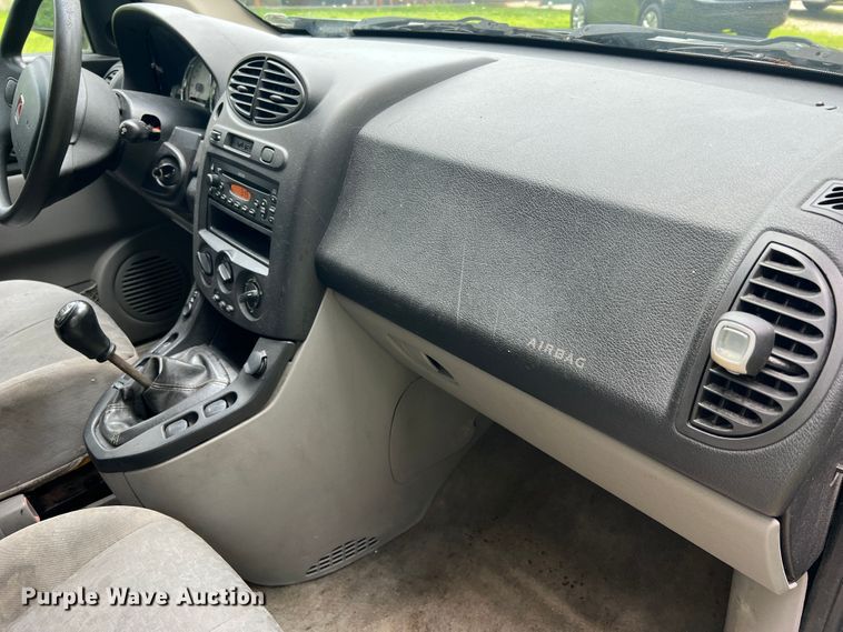 image for item KC9937 2005 Saturn Vue  SUV