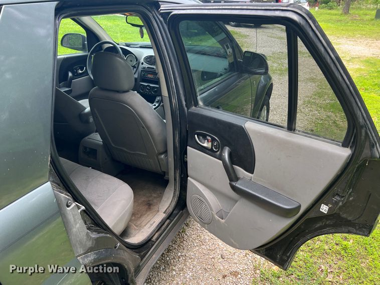 image for item KC9937 2005 Saturn Vue  SUV