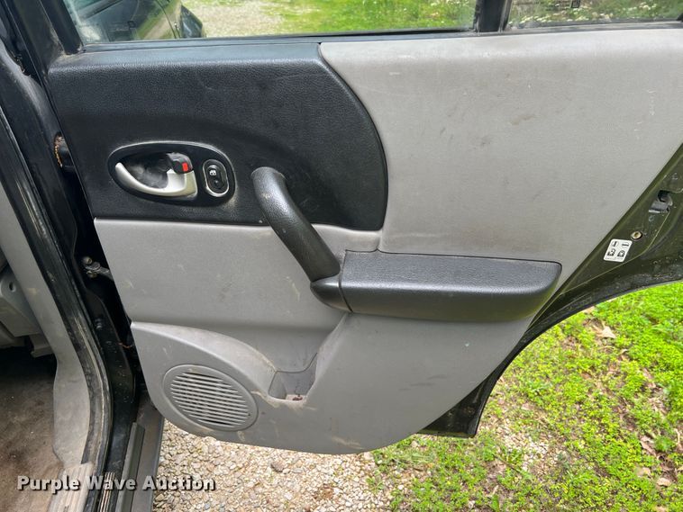 image for item KC9937 2005 Saturn Vue  SUV