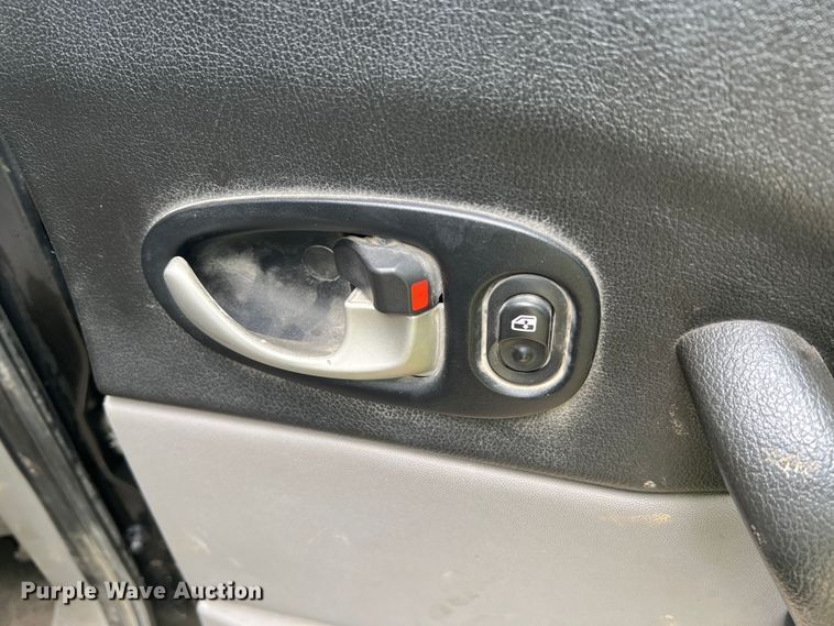 image for item KC9937 2005 Saturn Vue  SUV