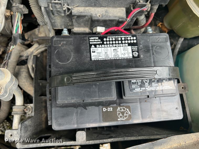 image for item KC9937 2005 Saturn Vue  SUV