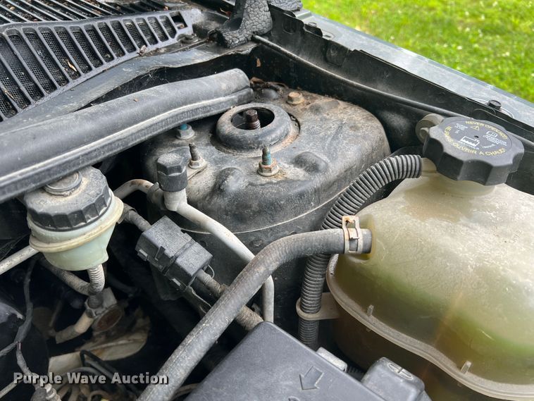 image for item KC9937 2005 Saturn Vue  SUV