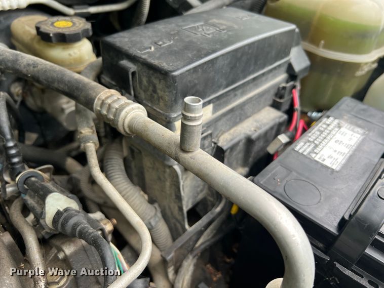 image for item KC9937 2005 Saturn Vue  SUV