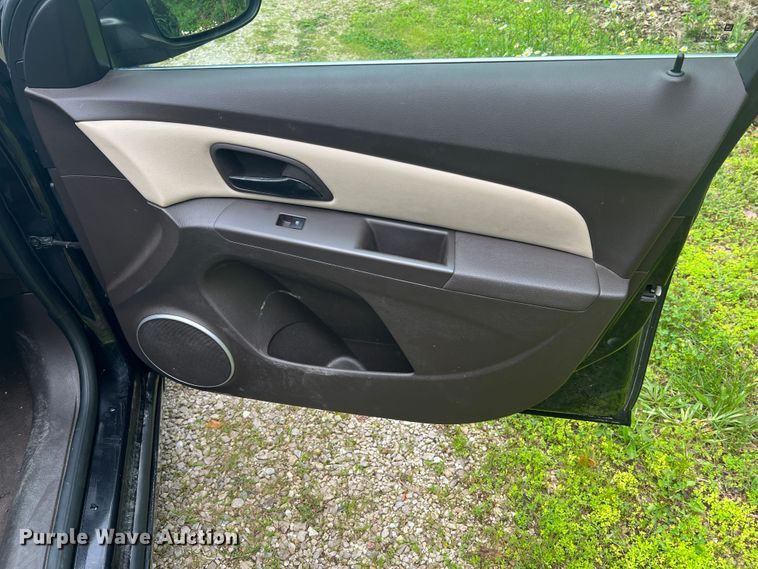 image for item KC9938 2011 Chevrolet Cruze LTZ