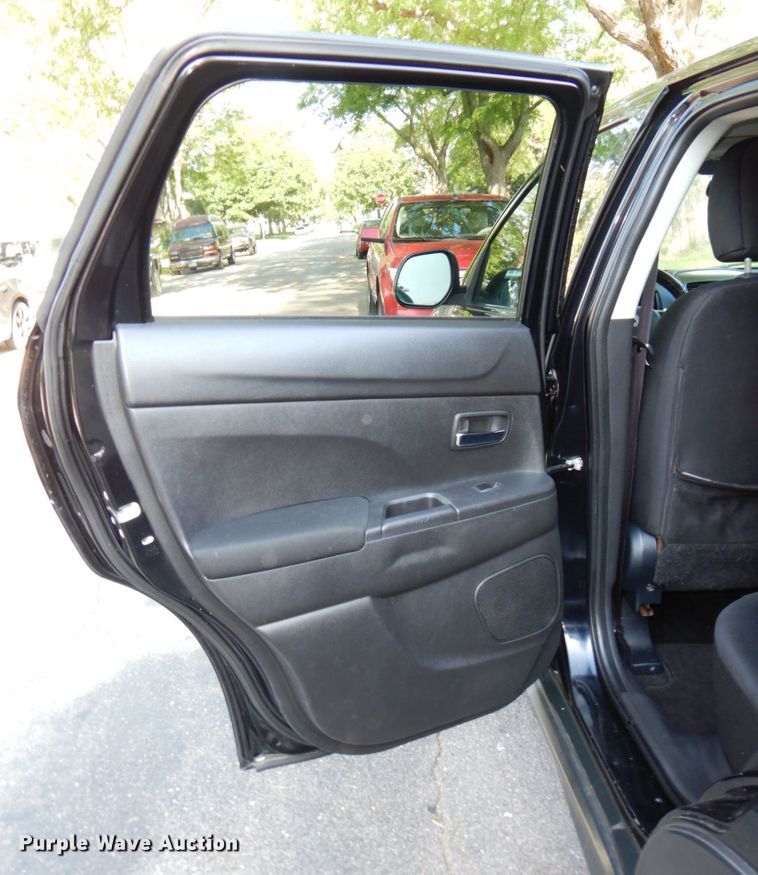 image for item KD9925 2014 Mitsubishi Outlander Sport  SUV