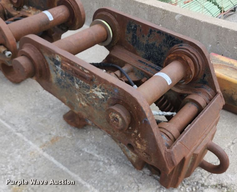 image for item KF9052 Jb Hendrix excavator quick couplers