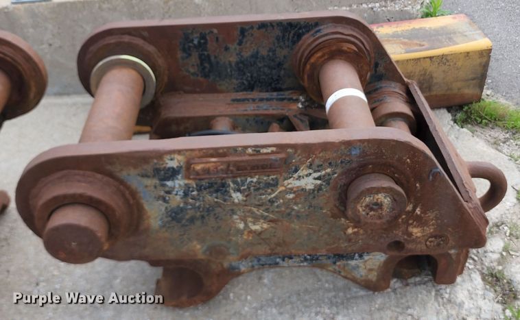 image for item KF9052 Jb Hendrix excavator quick couplers