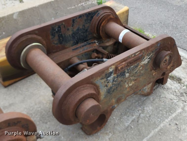 image for item KF9052 Jb Hendrix excavator quick couplers