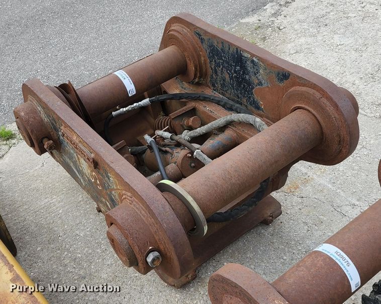 image for item KF9052 Jb Hendrix excavator quick couplers