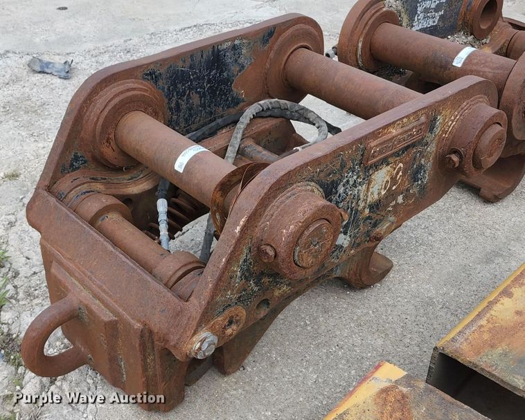 image for item KF9052 Jb Hendrix excavator quick couplers