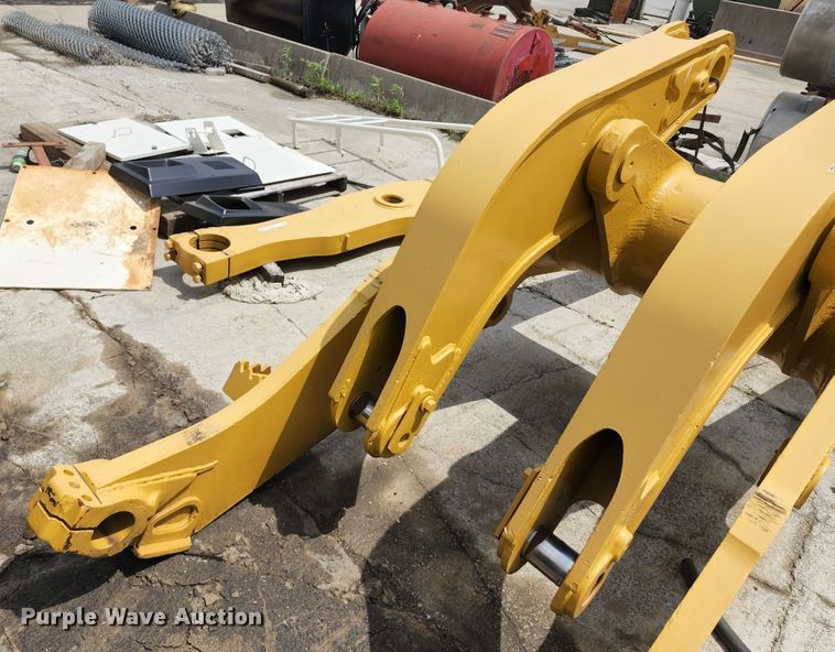 image for item KF9053 Caterpillar  973 loader arms