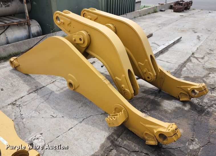 image for item KF9053 Caterpillar  973 loader arms
