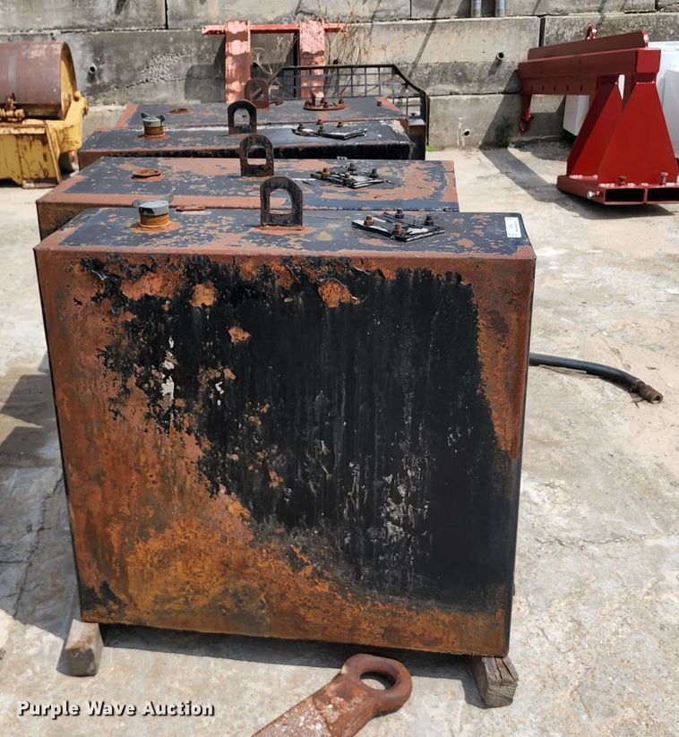 image for item KF9062 (4) oil tanks