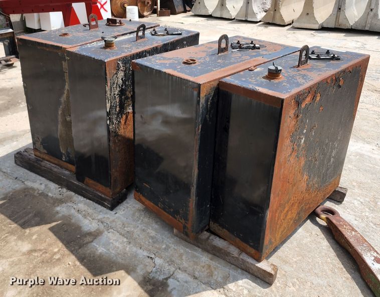 image for item KF9062 (4) oil tanks