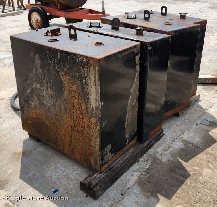 image for item KF9062 (4) oil tanks