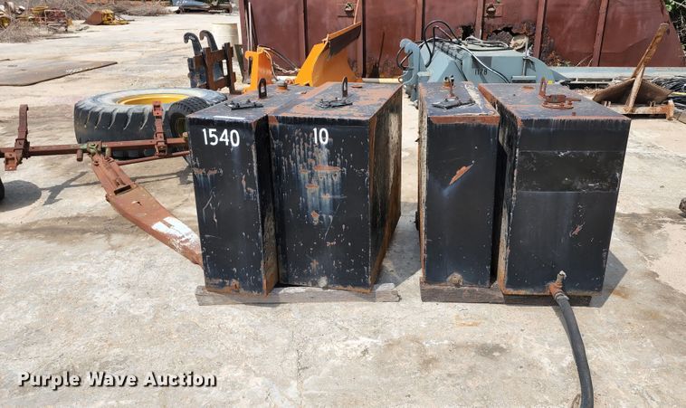 image for item KF9062 (4) oil tanks