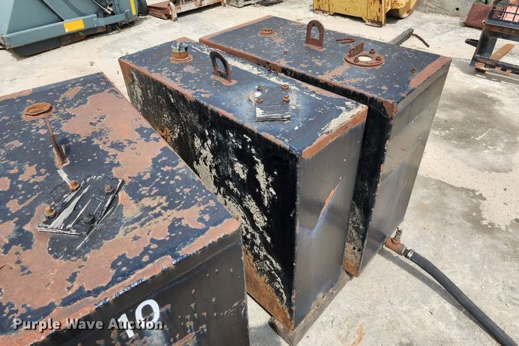 image for item KF9062 (4) oil tanks