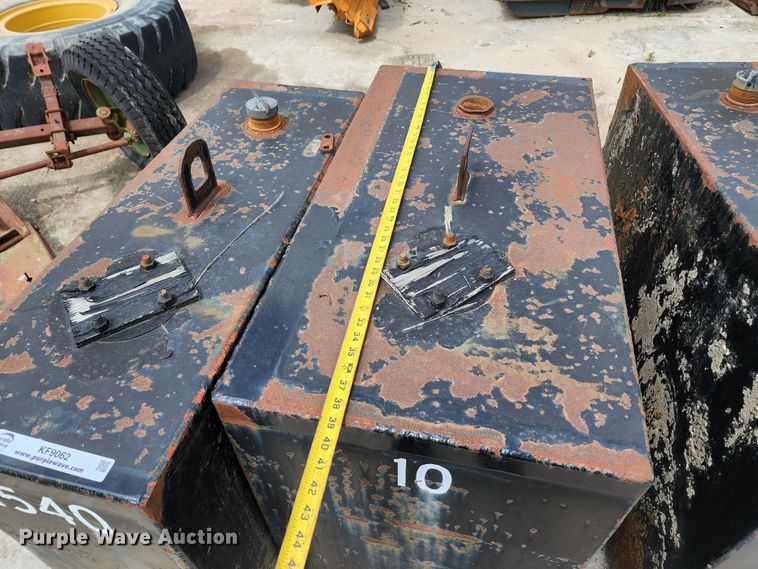 image for item KF9062 (4) oil tanks