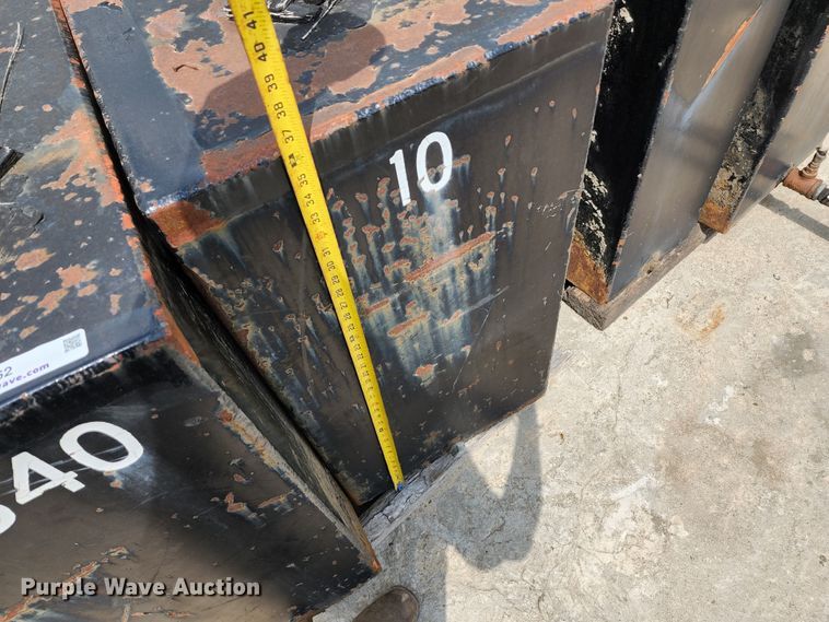 image for item KF9062 (4) oil tanks