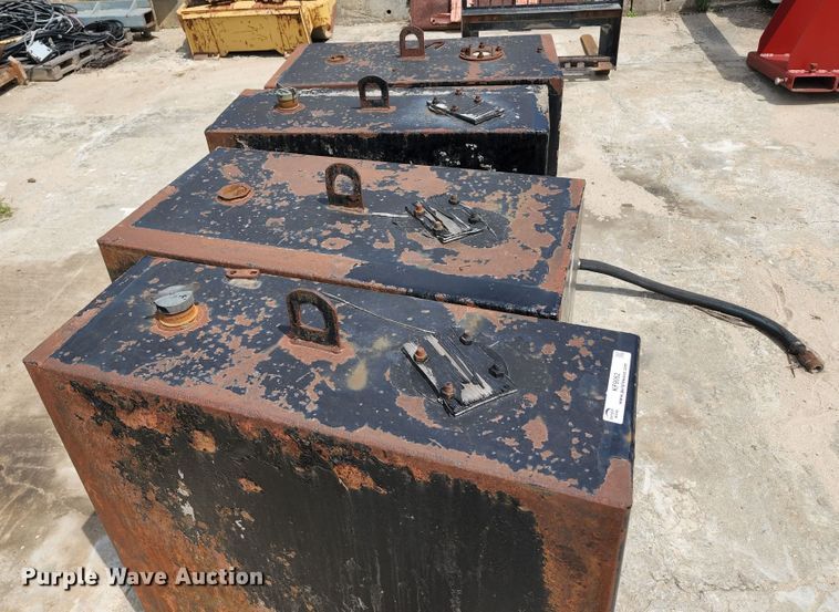 image for item KF9062 (4) oil tanks